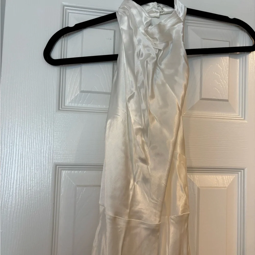 Elegant White Meshki Halter Neck Dress - Picture 5 of 6